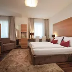 Rumer Hof Отель Рум
