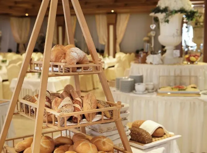 فندق رومر هوف رم