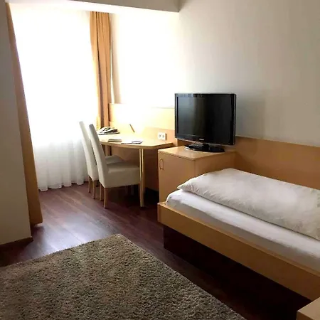 朗姆好酒店 昂姆